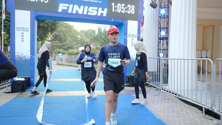 Race photo from KEMLU RUN 2025