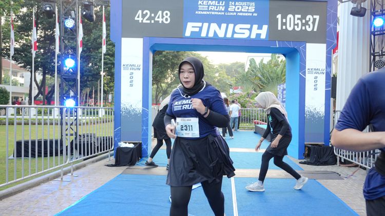 Race photo from KEMLU RUN 2025