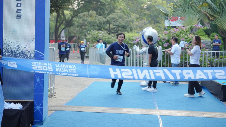 Race photo from KEMLU RUN 2025