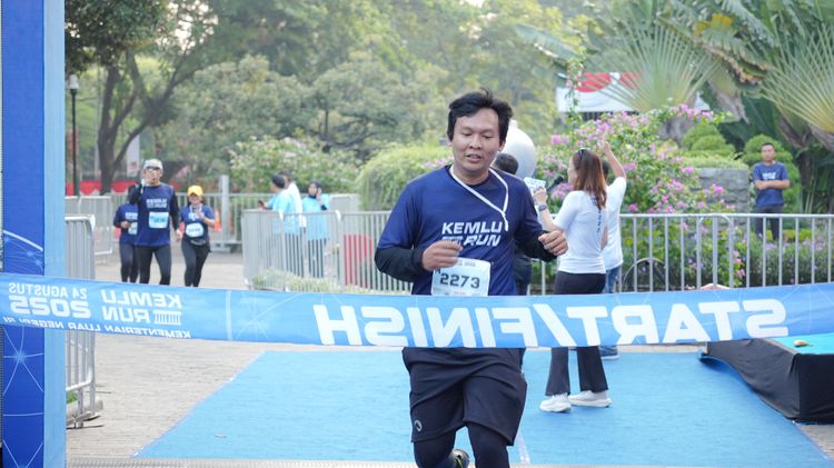 Race photo from KEMLU RUN 2025