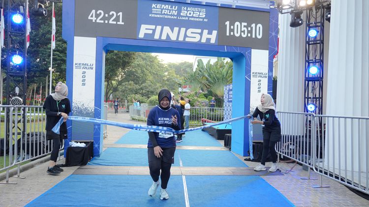 Race photo from KEMLU RUN 2025