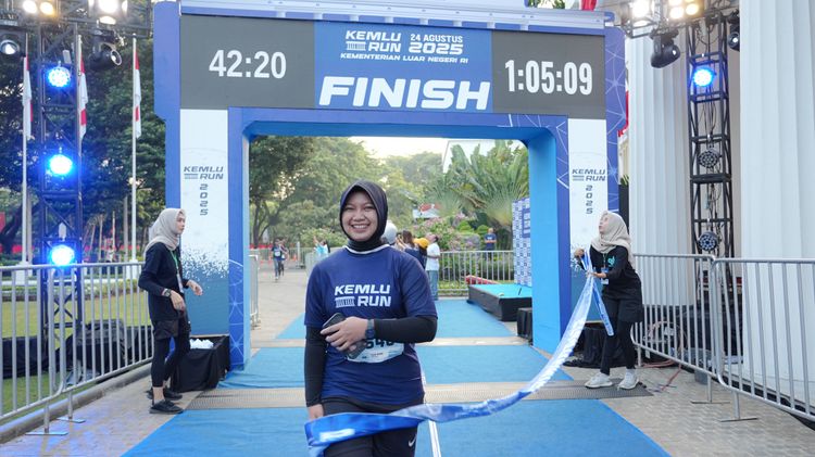 Race photo from KEMLU RUN 2025