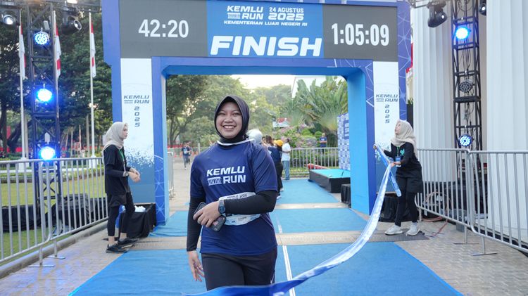 Race photo from KEMLU RUN 2025