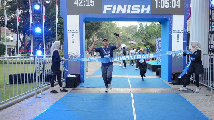 Race photo from KEMLU RUN 2025