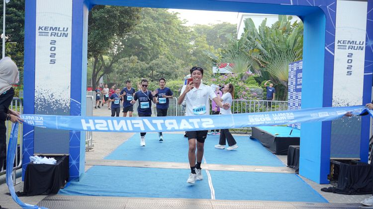 Race photo from KEMLU RUN 2025