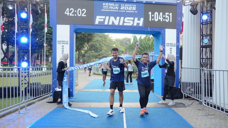 Race photo from KEMLU RUN 2025