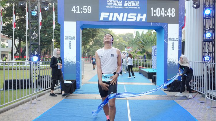 Race photo from KEMLU RUN 2025