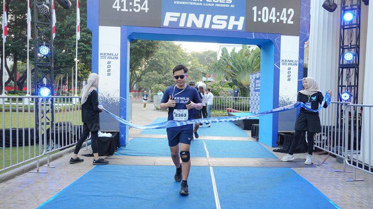 Race photo from KEMLU RUN 2025