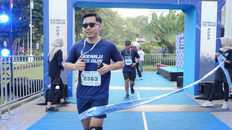 Race photo from KEMLU RUN 2025
