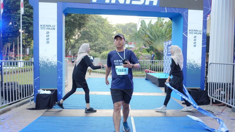 Race photo from KEMLU RUN 2025