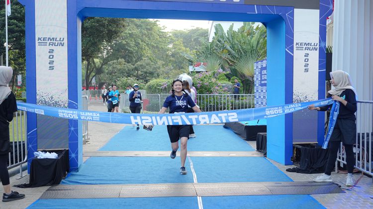 Race photo from KEMLU RUN 2025