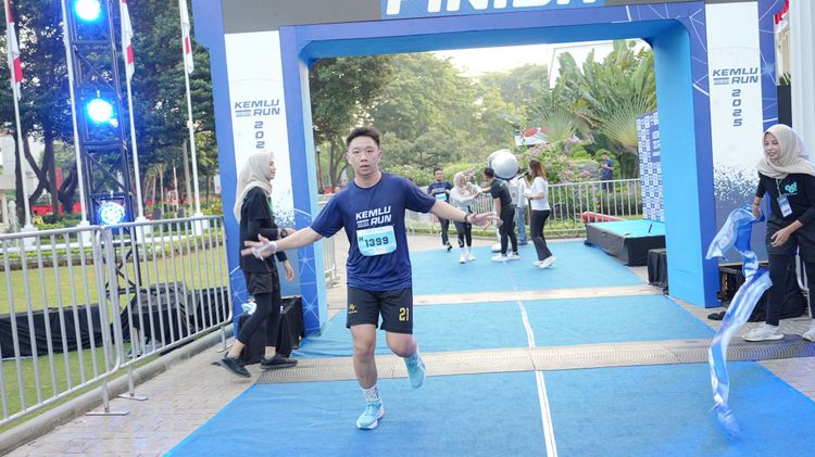 Race photo from KEMLU RUN 2025
