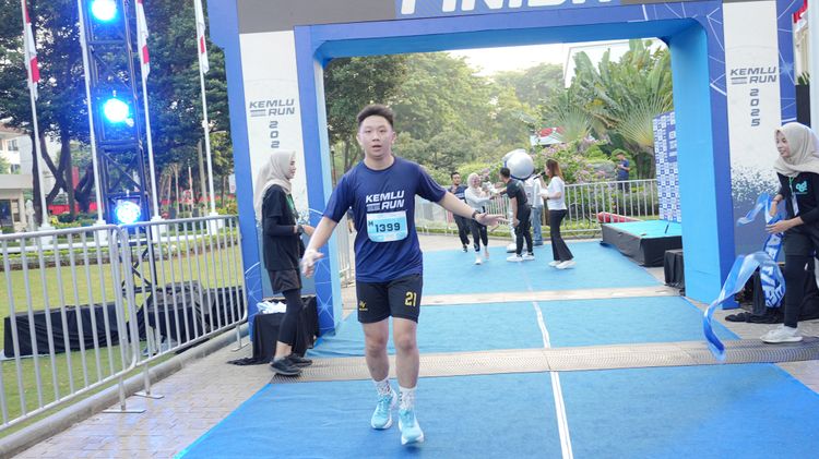 Race photo from KEMLU RUN 2025