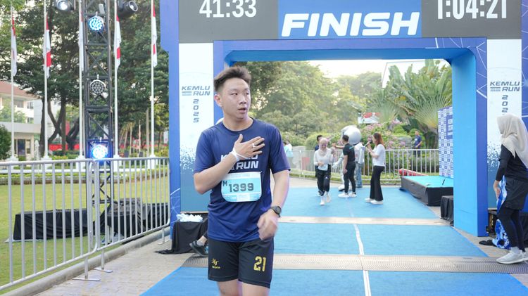Race photo from KEMLU RUN 2025