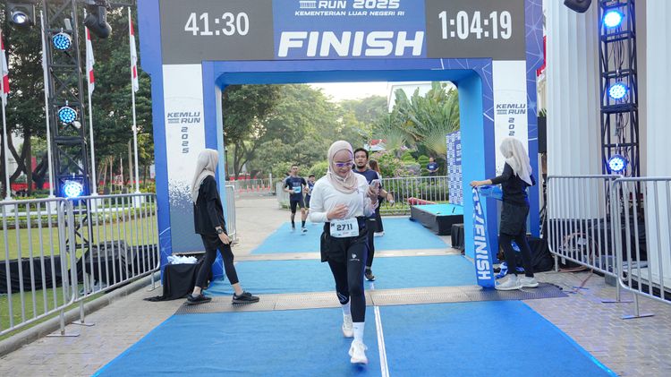 Race photo from KEMLU RUN 2025