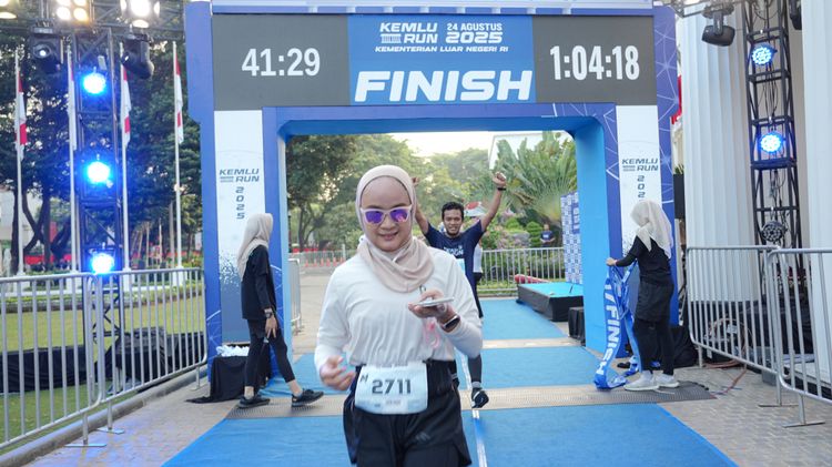 Race photo from KEMLU RUN 2025