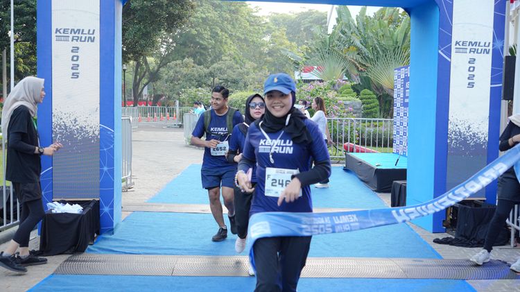 Race photo from KEMLU RUN 2025