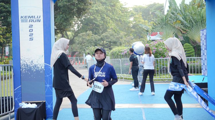 Race photo from KEMLU RUN 2025