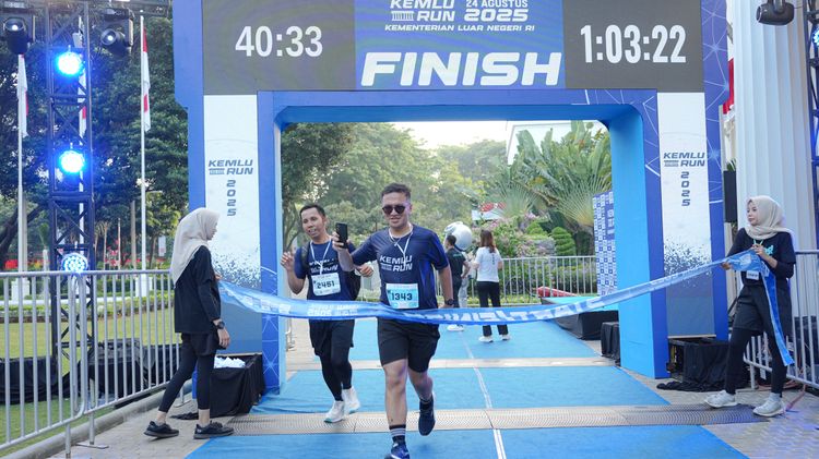 Race photo from KEMLU RUN 2025