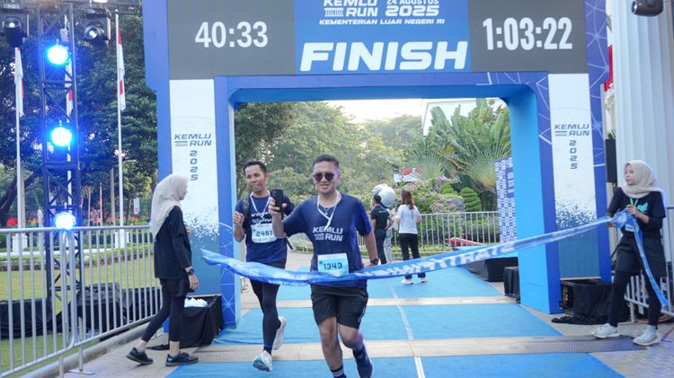 Race photo from KEMLU RUN 2025