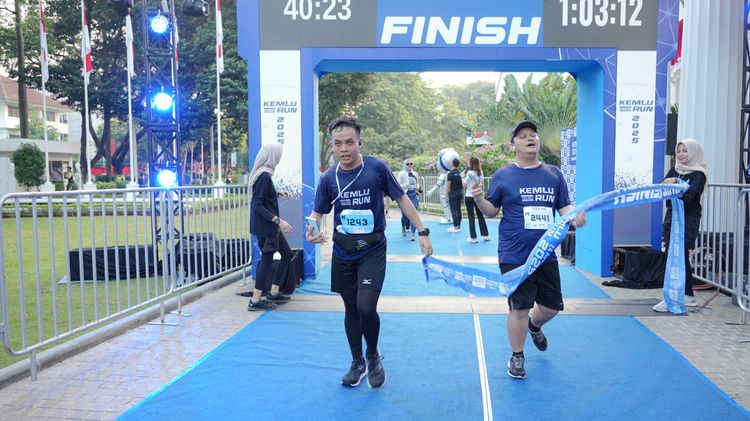 Race photo from KEMLU RUN 2025