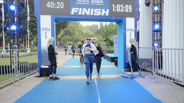 Race photo from KEMLU RUN 2025