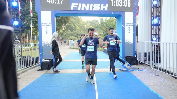 Race photo from KEMLU RUN 2025