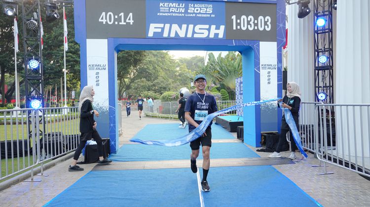 Race photo from KEMLU RUN 2025