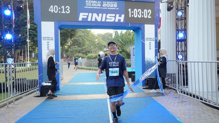 Race photo from KEMLU RUN 2025