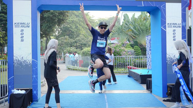 Race photo from KEMLU RUN 2025