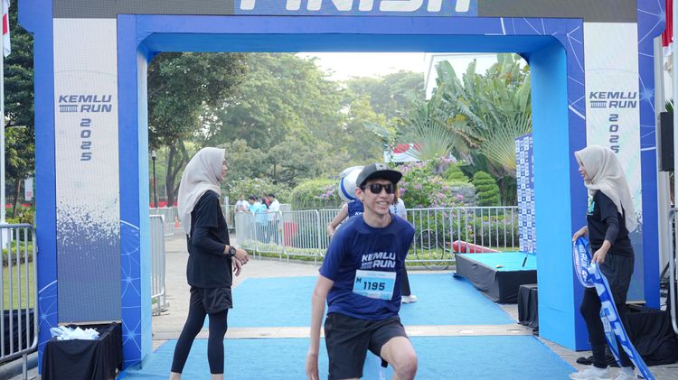 Race photo from KEMLU RUN 2025