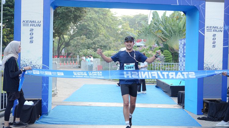 Race photo from KEMLU RUN 2025
