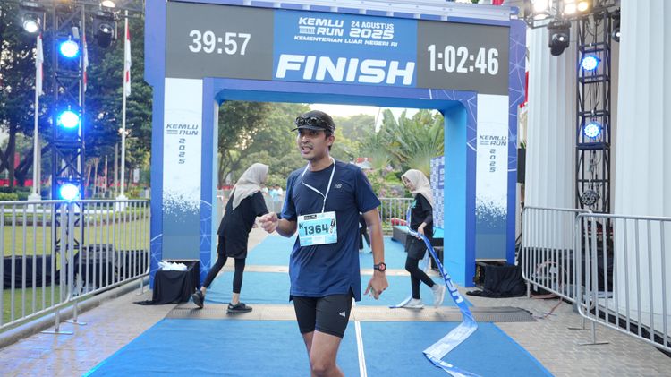 Race photo from KEMLU RUN 2025