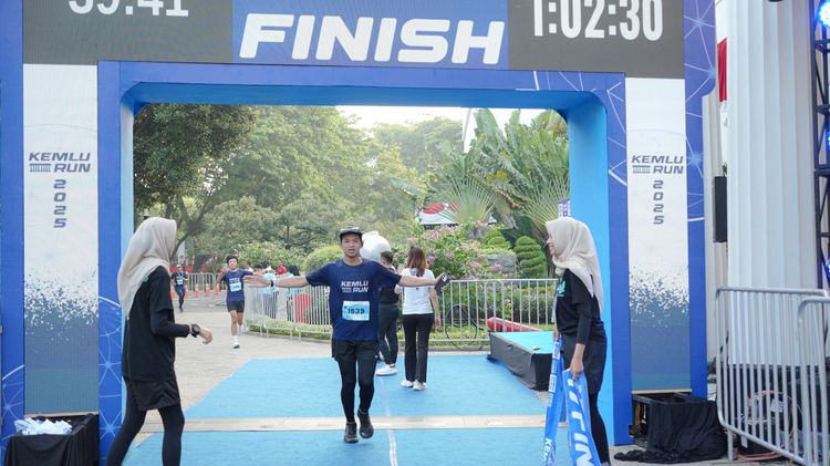 Race photo from KEMLU RUN 2025