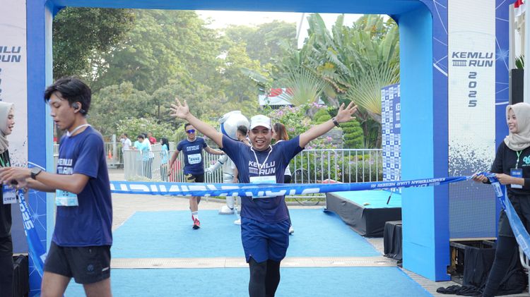 Race photo from KEMLU RUN 2025