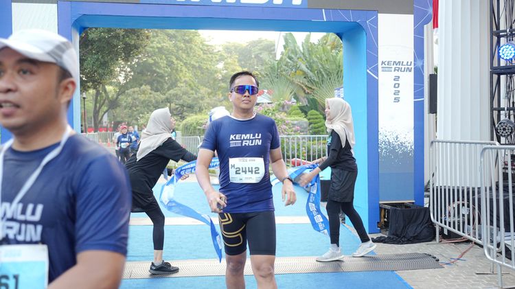 Race photo from KEMLU RUN 2025