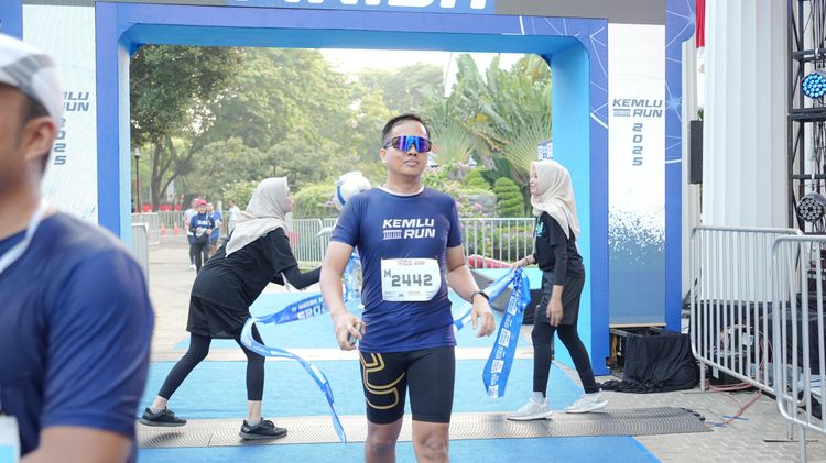 Race photo from KEMLU RUN 2025