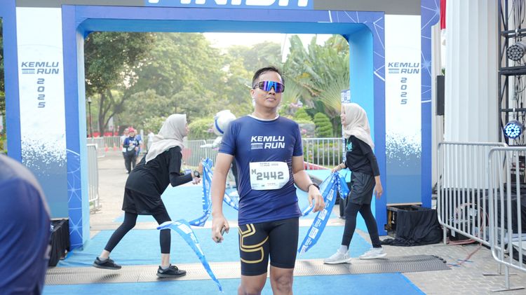 Race photo from KEMLU RUN 2025