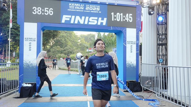 Race photo from KEMLU RUN 2025