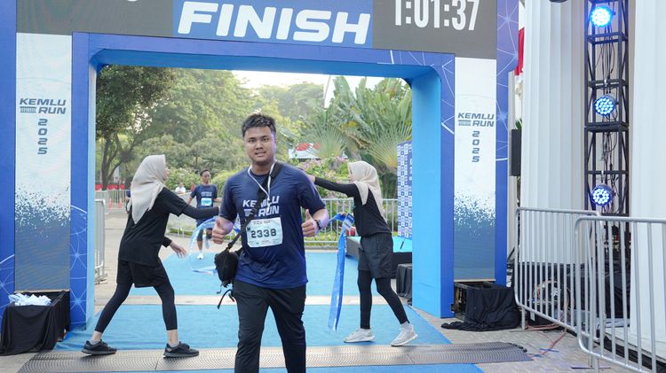 Race photo from KEMLU RUN 2025