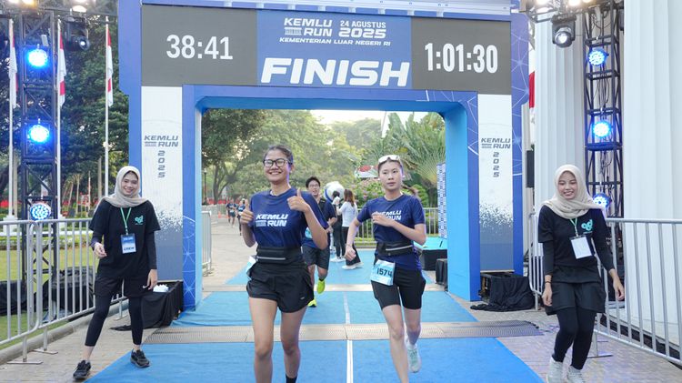 Race photo from KEMLU RUN 2025