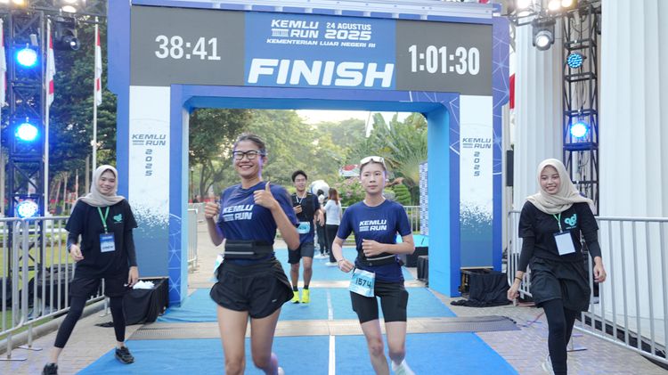 Race photo from KEMLU RUN 2025