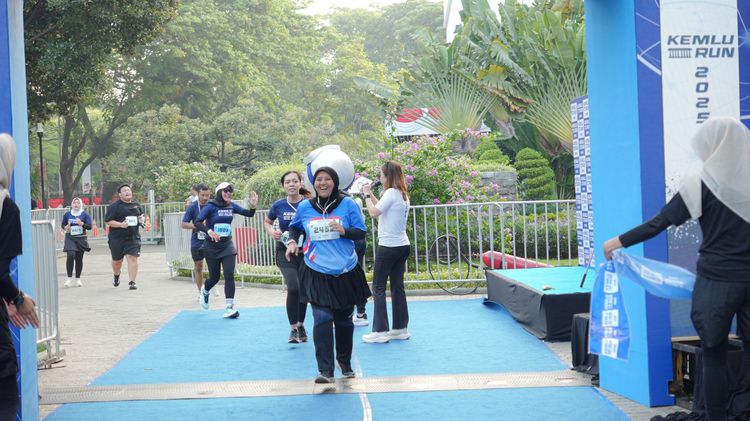 Race photo from KEMLU RUN 2025