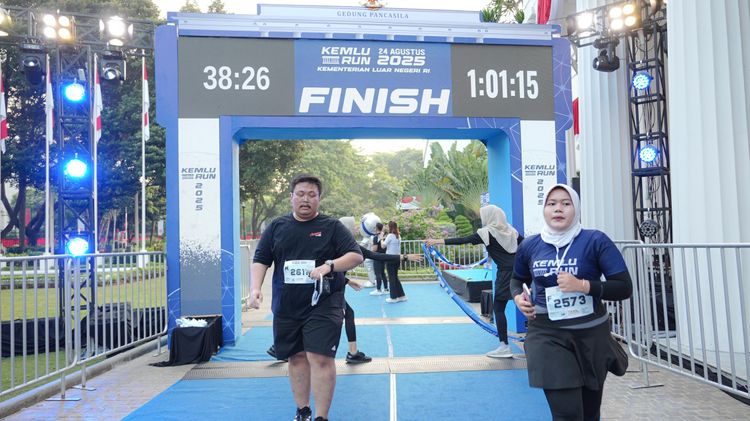 Race photo from KEMLU RUN 2025