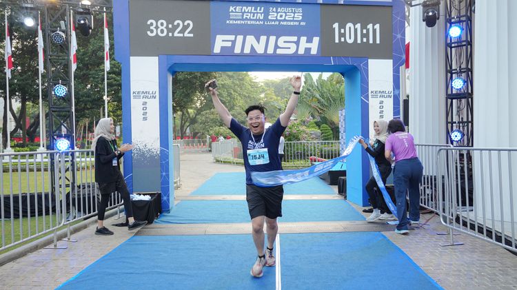 Race photo from KEMLU RUN 2025