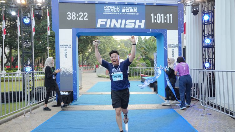 Race photo from KEMLU RUN 2025