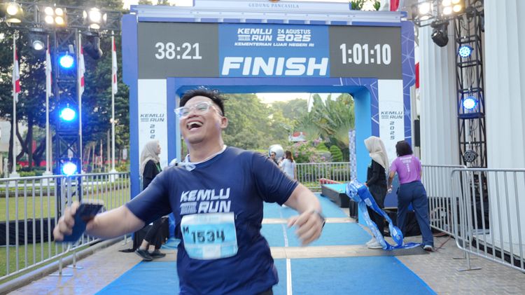 Race photo from KEMLU RUN 2025