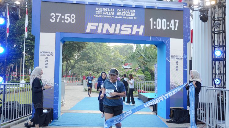 Race photo from KEMLU RUN 2025