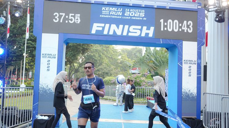 Race photo from KEMLU RUN 2025