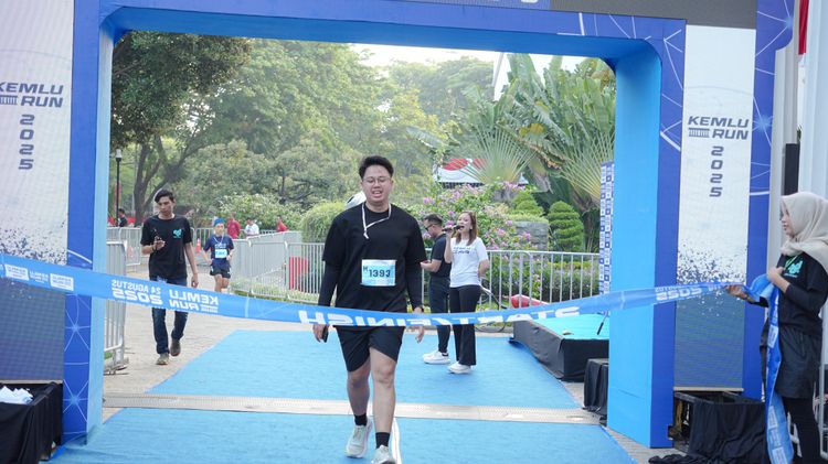 Race photo from KEMLU RUN 2025